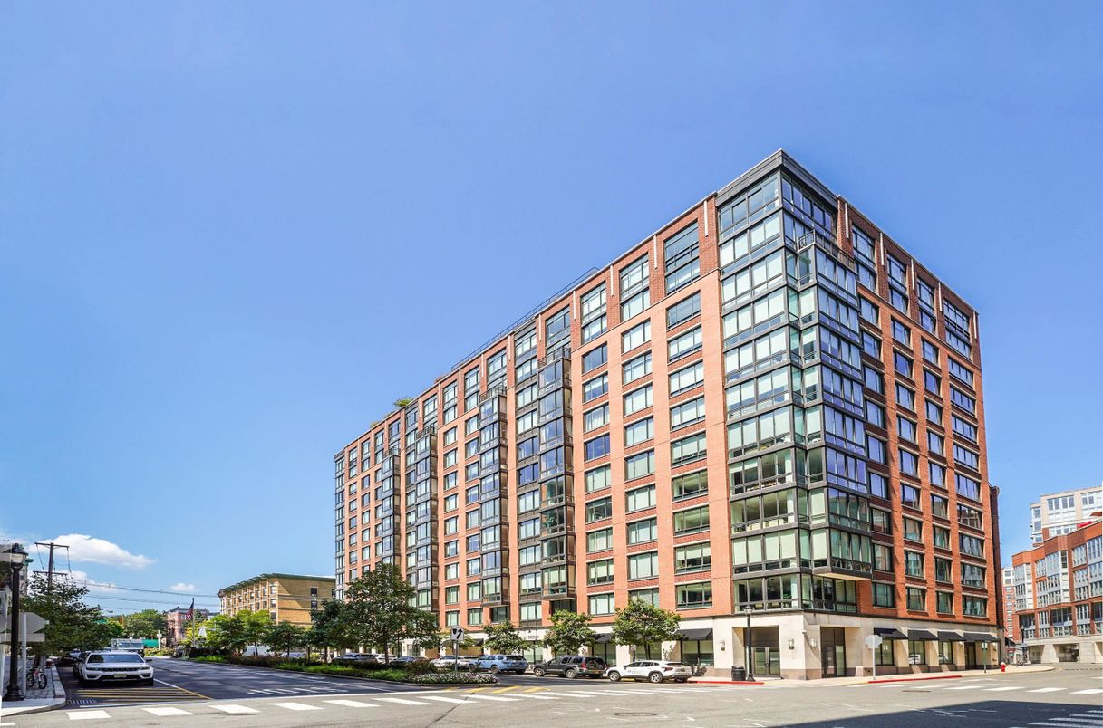 Exterior, Facade, Highrise