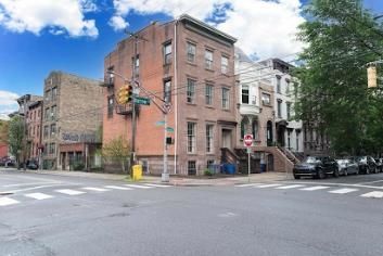 Exterior, Facade, Brick Facade, Rowhouse