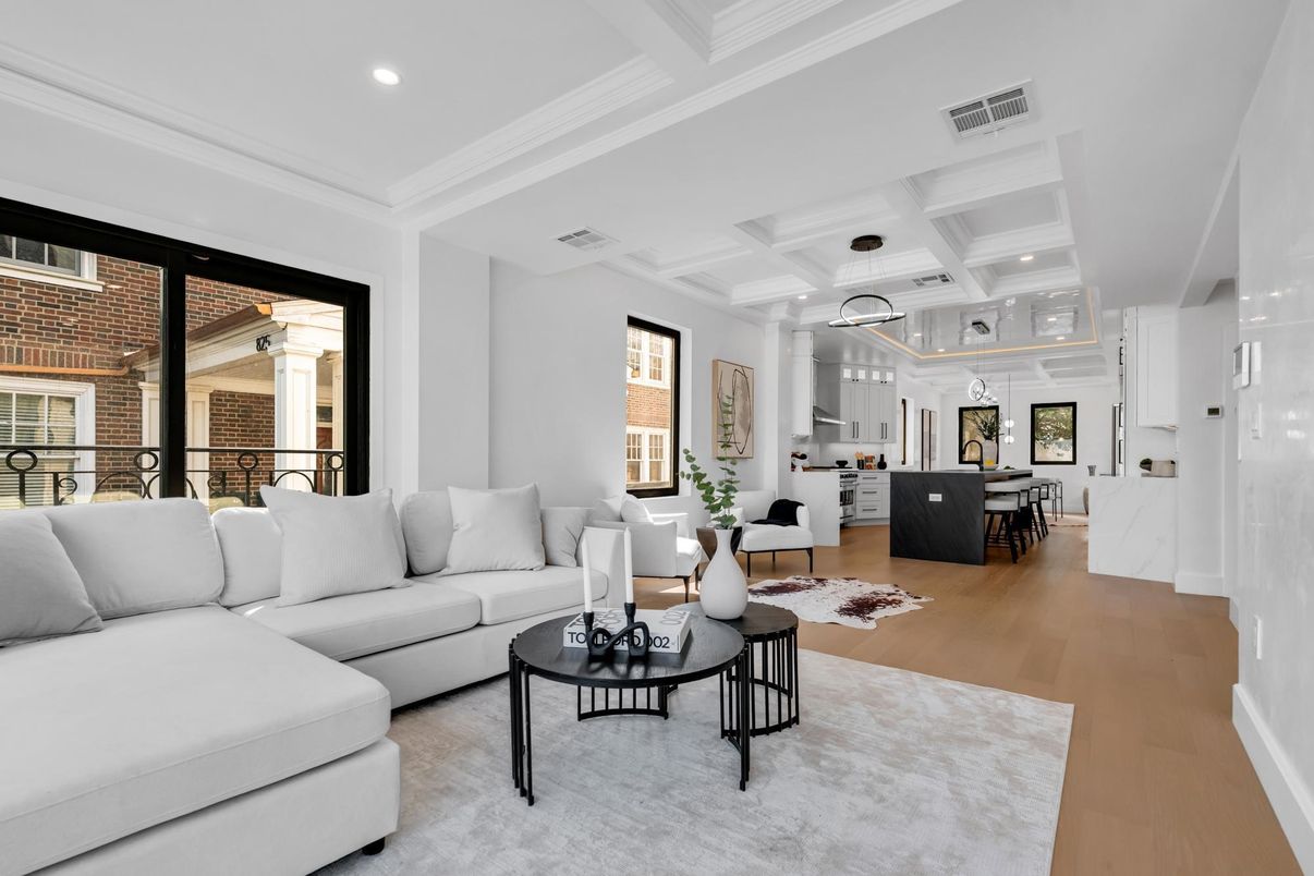 Dining room, Interior, Living room, Recessed Lighting, Wood Texture Flooring
