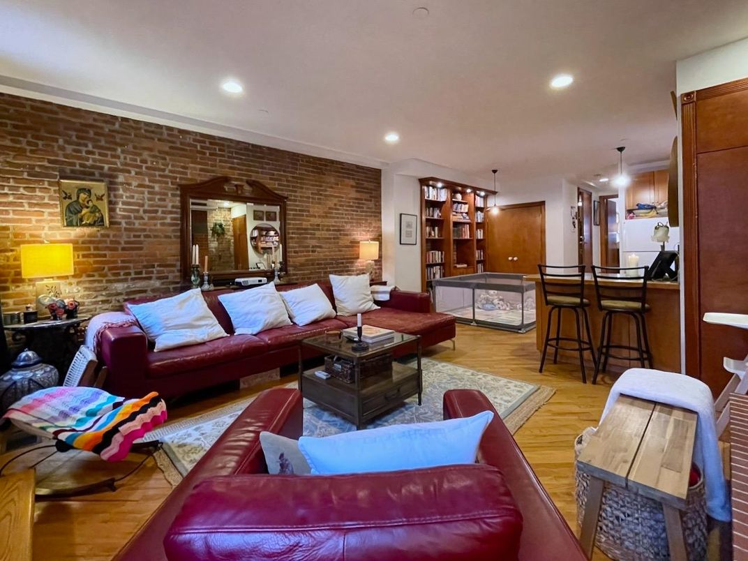 Interior, Living room, Pendant Lights, Recessed Lighting, Stone Walls, Wood Texture Flooring