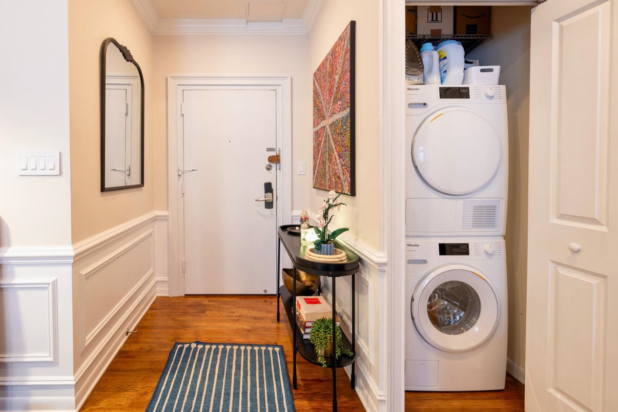 Interior, Utility Closets, Washer, Wood Texture Flooring