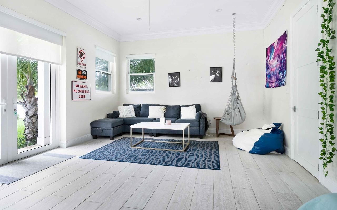 DE Listing image placeholder
