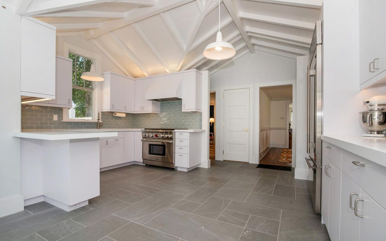Interior, Kitchen, Pendant Lights, Stainless Steel Appliances
