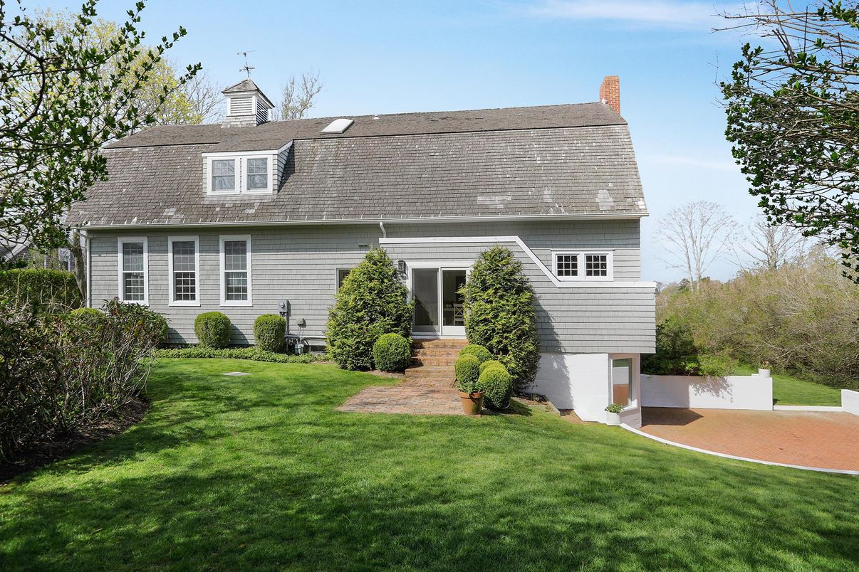 Exterior, Facade, Cape Cod