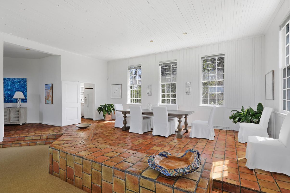 Dining room, Interior