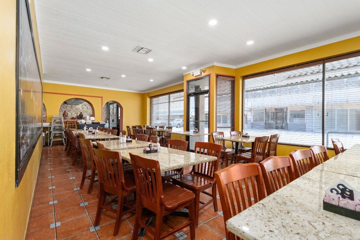 Dining room, Interior, Recessed Lighting