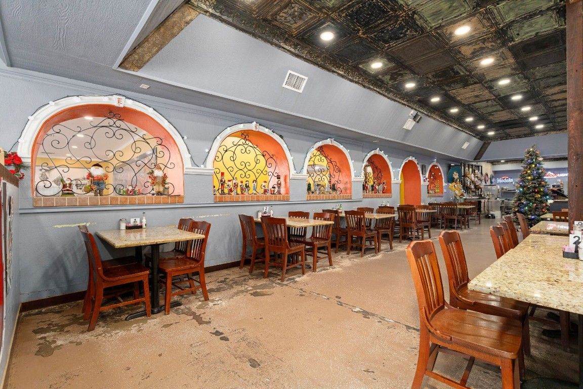 Dining room, Interior, Recessed Lighting