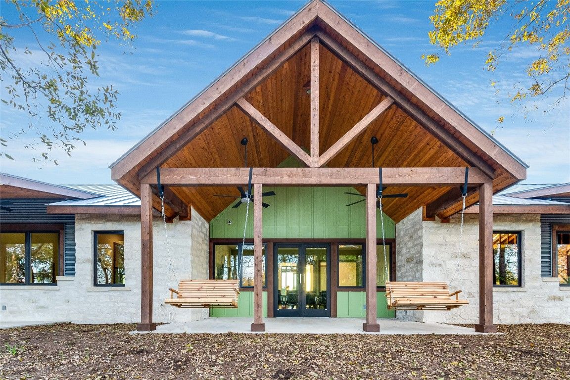 Exterior, Facade, Log Home