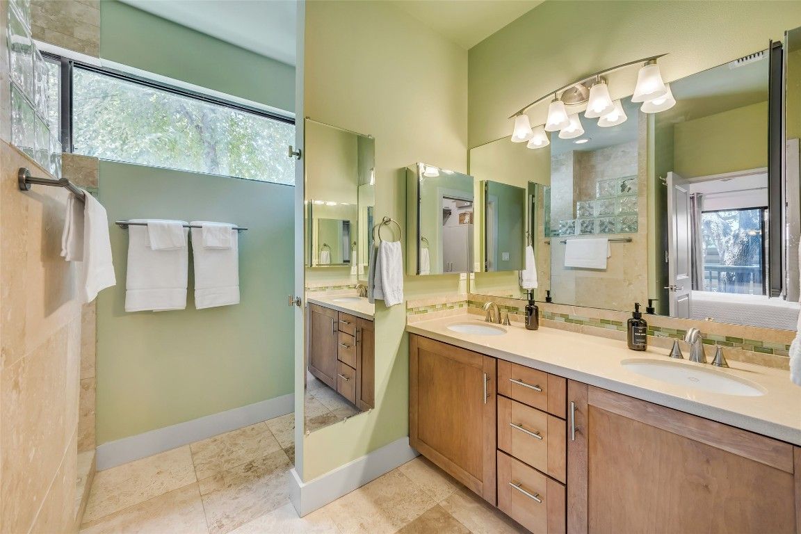 Bathroom, Dual Sink Vanities, Interior