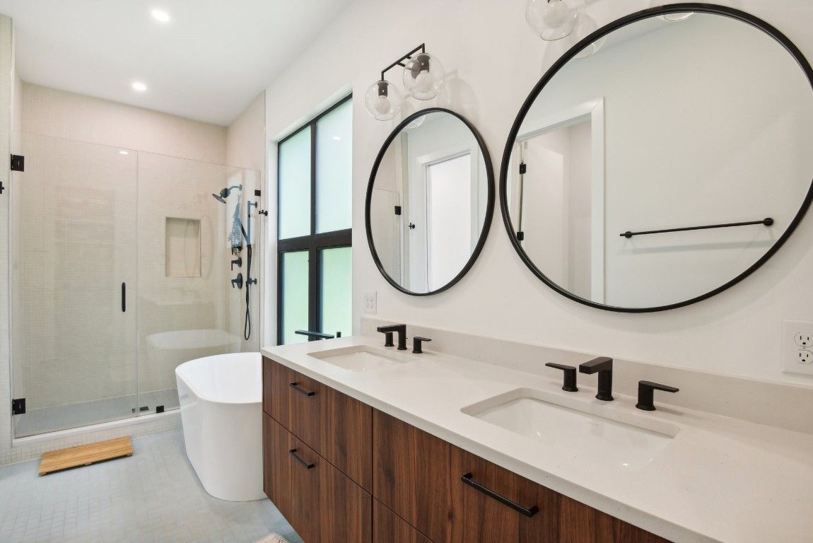 Bathroom, Dual Sink Vanities, Free Standing Baths, Glass Shower, Interior, Recessed Lighting