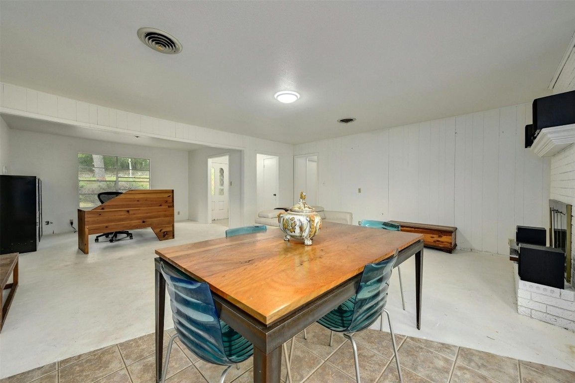 Dining room, Interior, Recessed Lighting