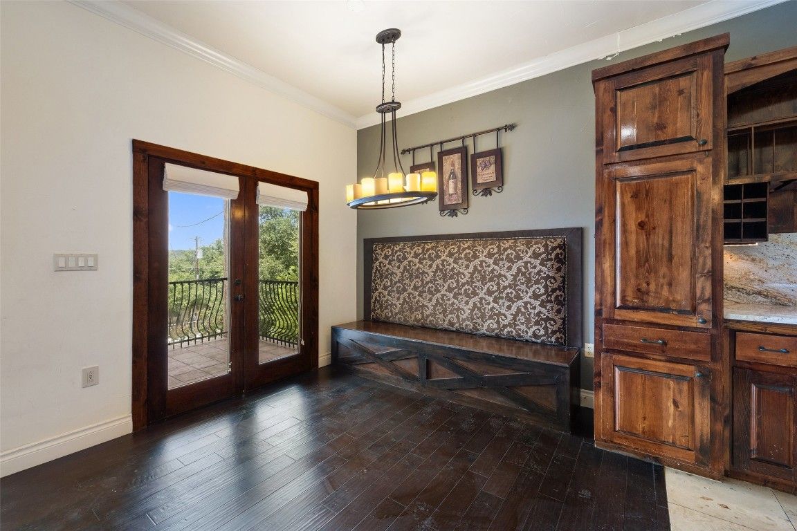 Interior, Pendant Lights, Wood Texture Flooring