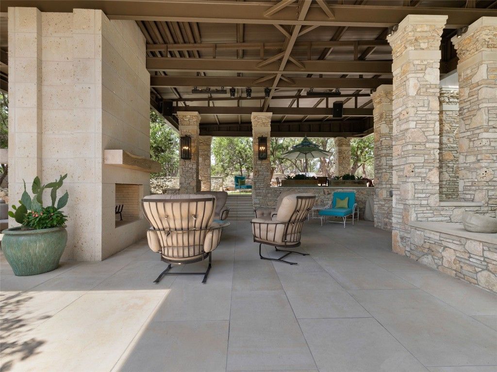 Exterior, Fireplace