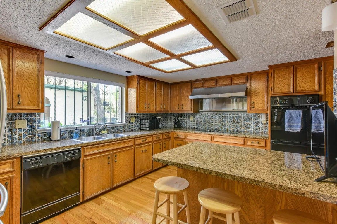 Interior, Kitchen, Recessed Lighting, Wood Texture Flooring