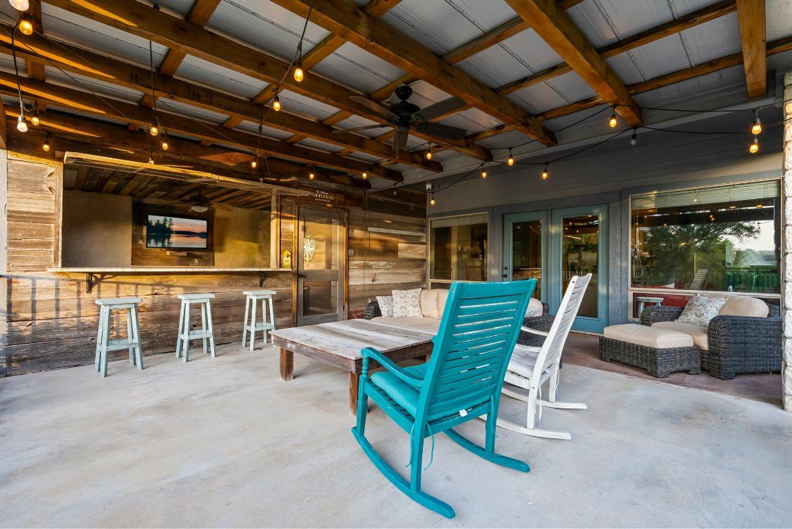 Exterior, Interior, Wooden Beams