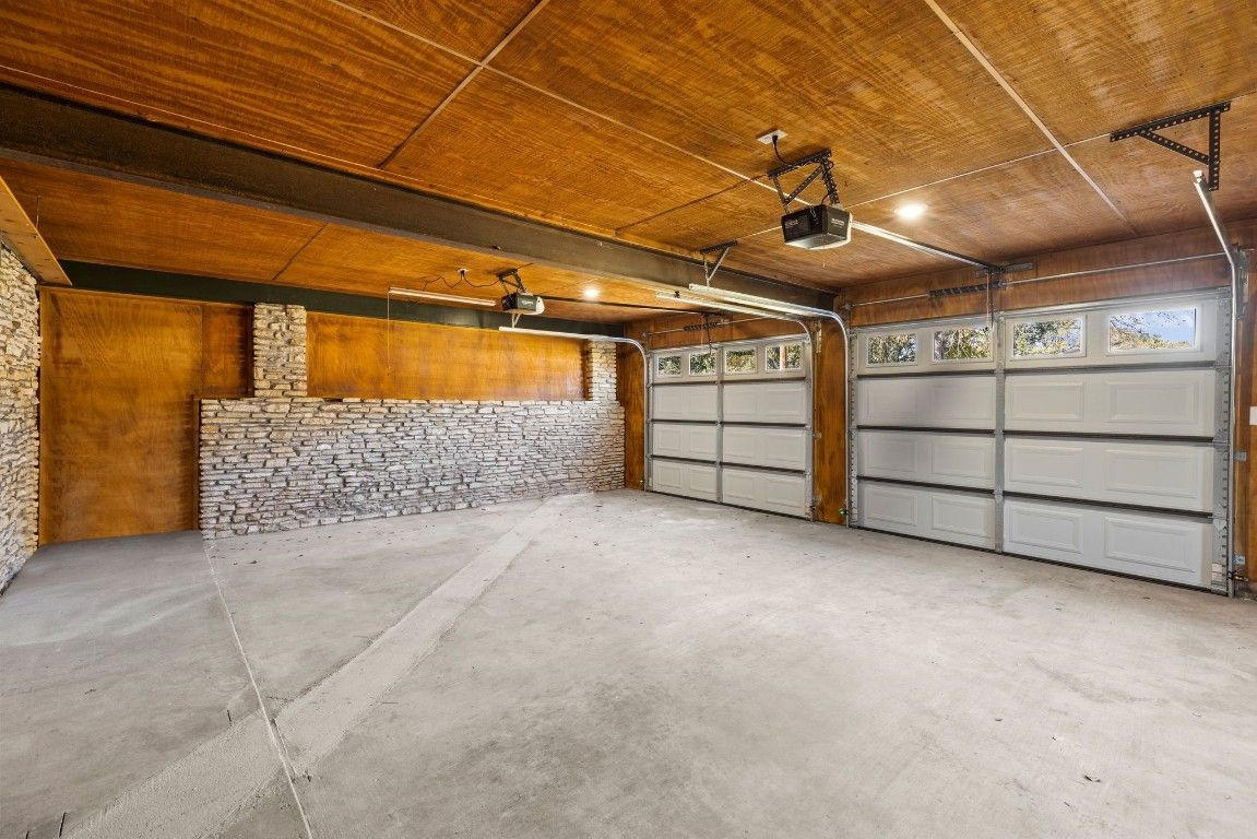 Garage, Interior, Wooden Ceilings