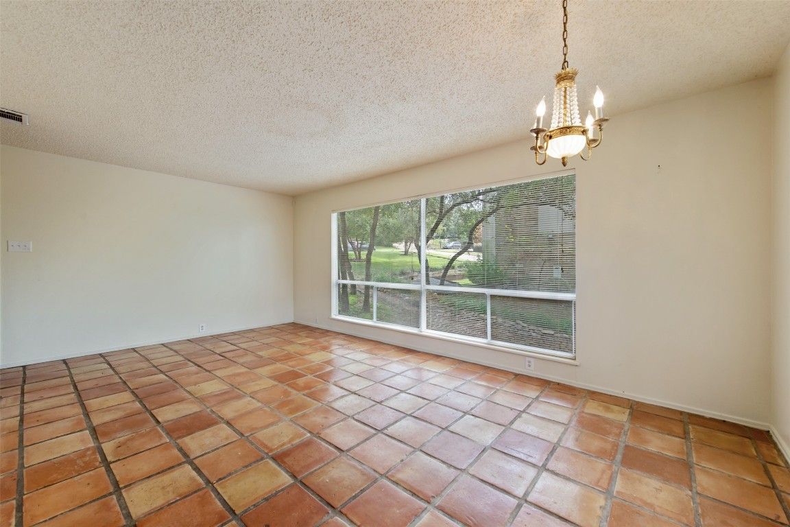 Chandelier, Empty room, Interior, Pendant Lights