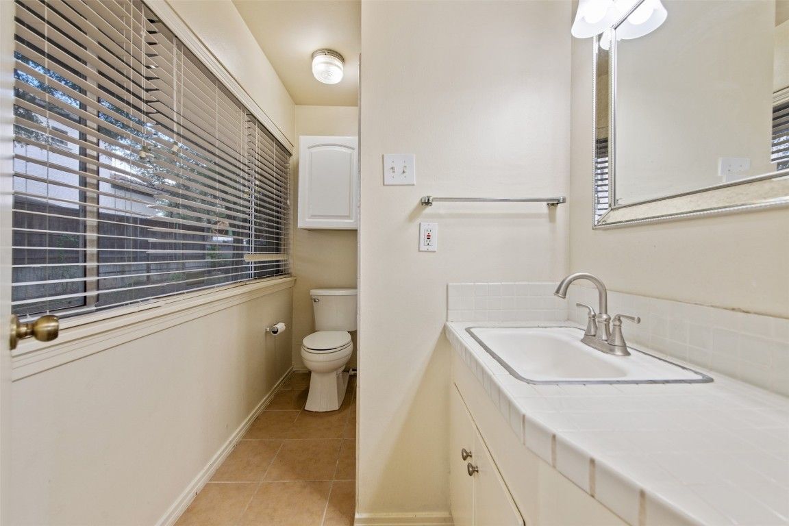 Bathroom, Interior, Tile Countertops