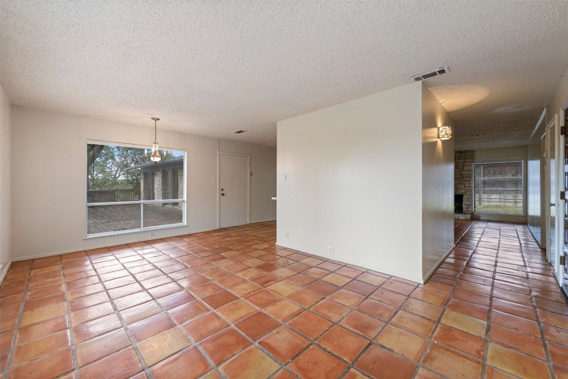 Empty room, Interior, Pendant Lights