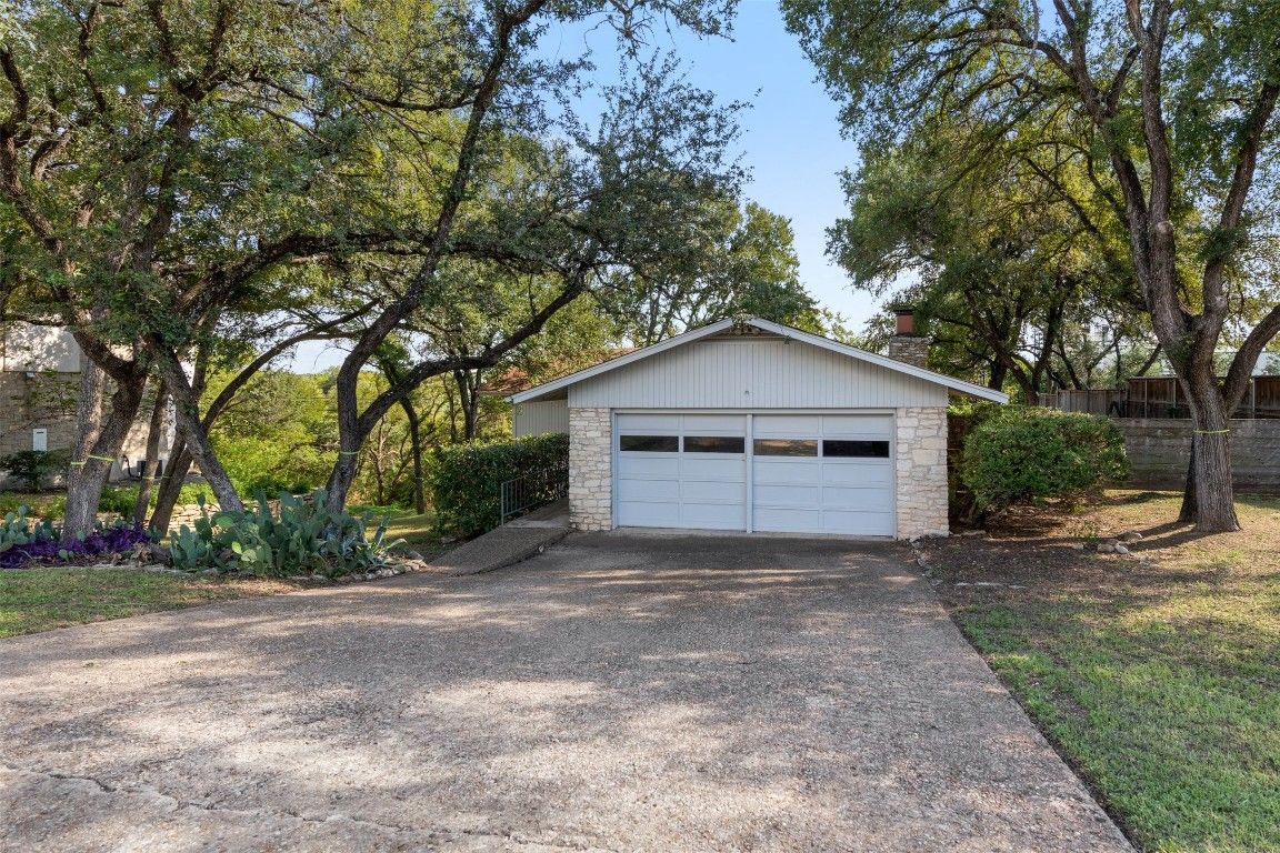 Detached Garage, Exterior