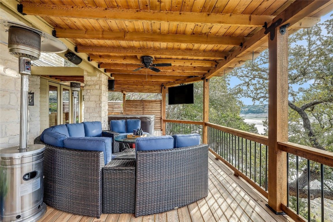 Exterior, Wooden Beams