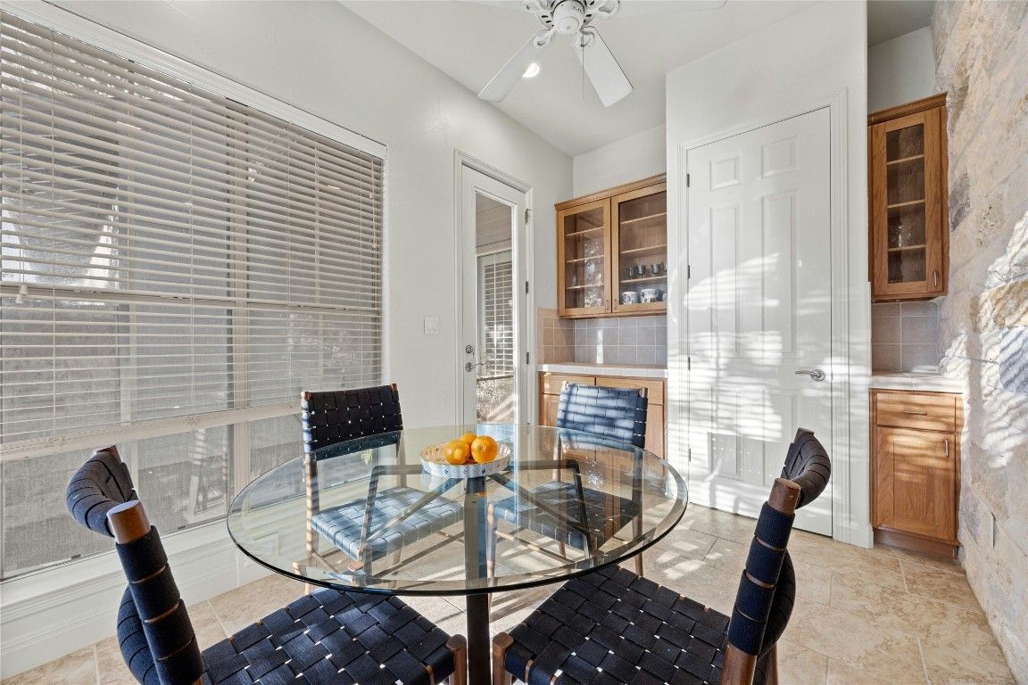 Dining room, Interior, Recessed Lighting