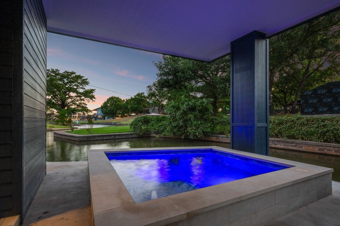 Exterior, Pool, Water