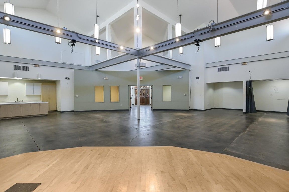 Interior, Pendant Lights, Wood Texture Flooring