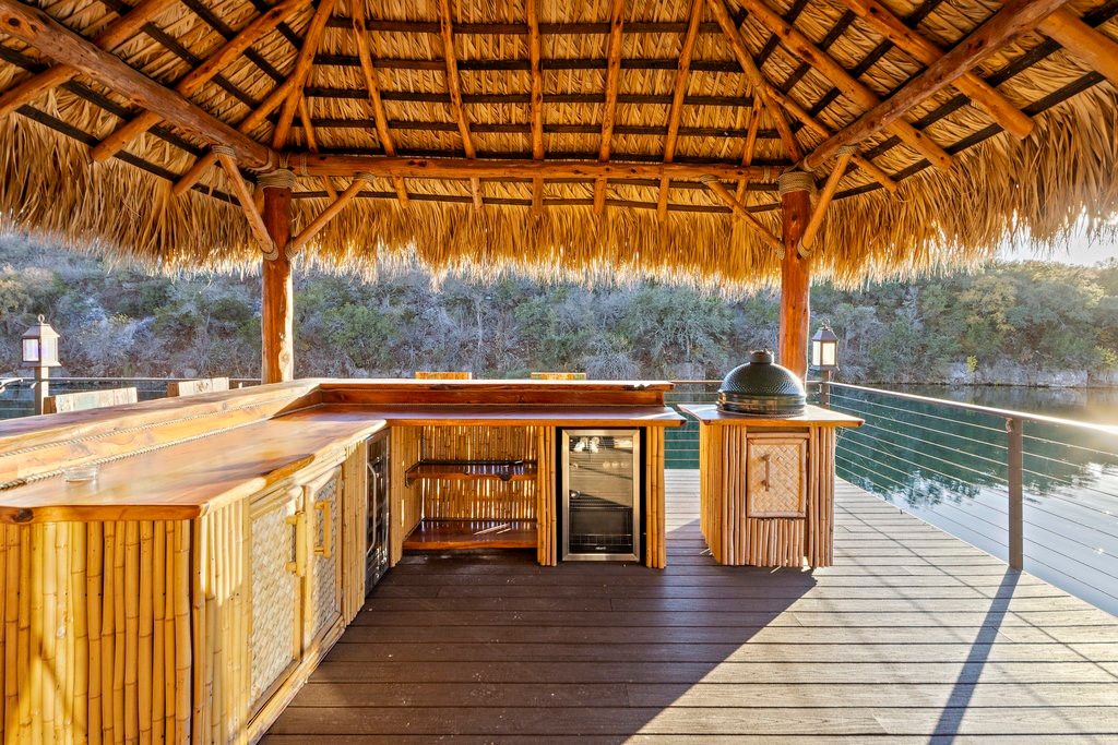 Exterior, Hot Tub