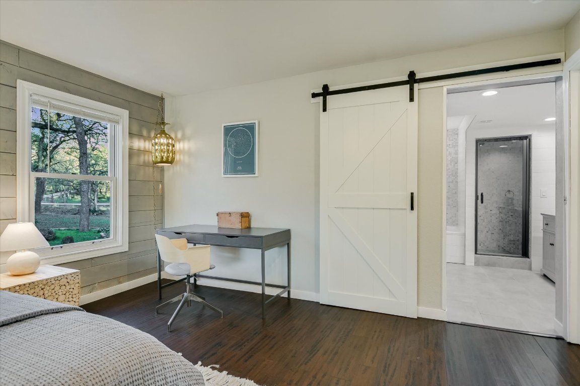 Home Office, Interior, Recessed Lighting, Wood Texture Flooring