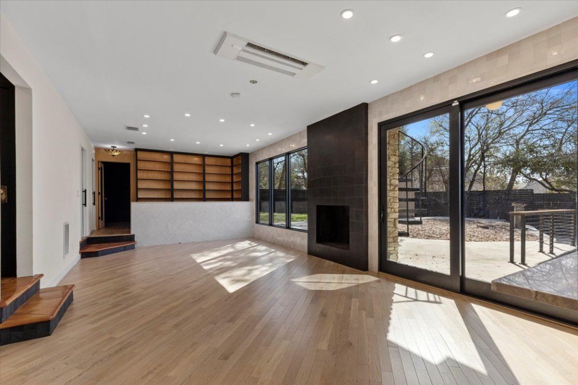Interior, Recessed Lighting, Wood Texture Flooring