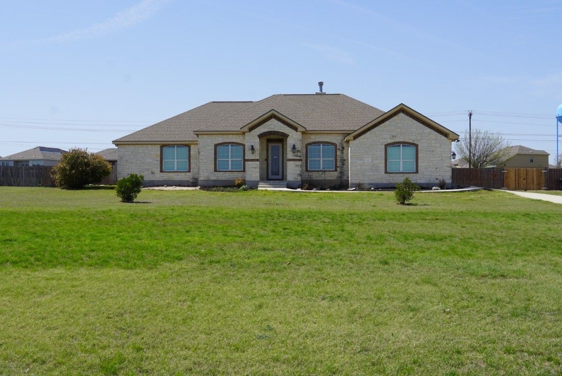 Backyard, Exterior, Facade, Brick Facade, Ranch