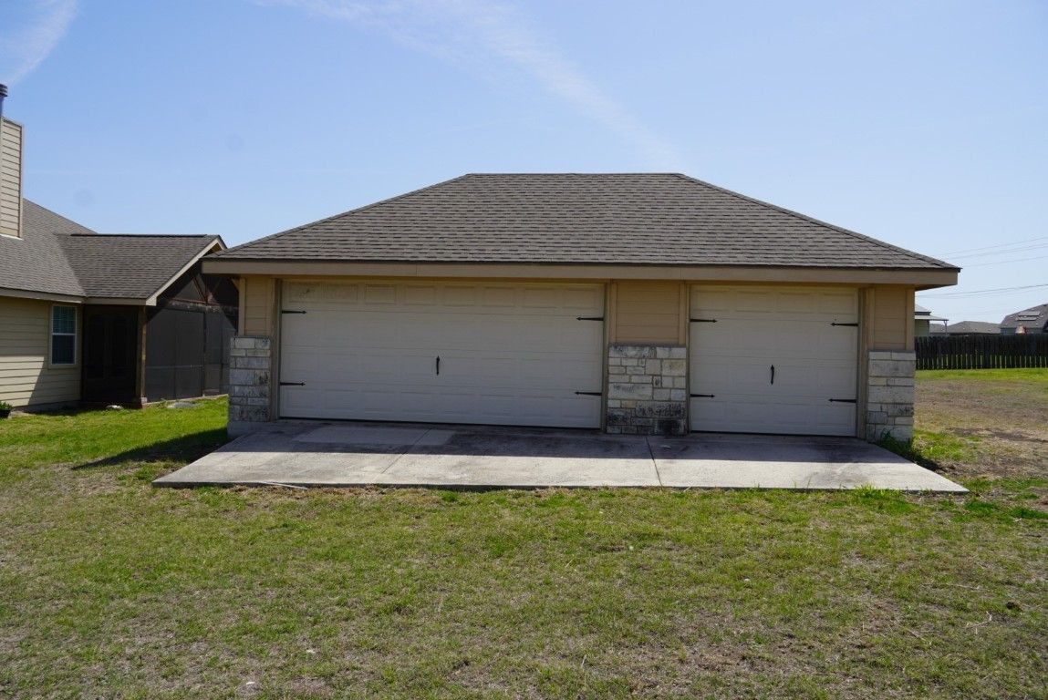 Detached Garage, Exterior