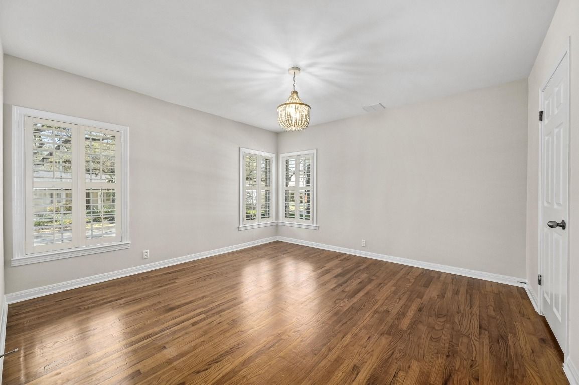Chandelier, Empty room, Interior, Wood Texture Flooring