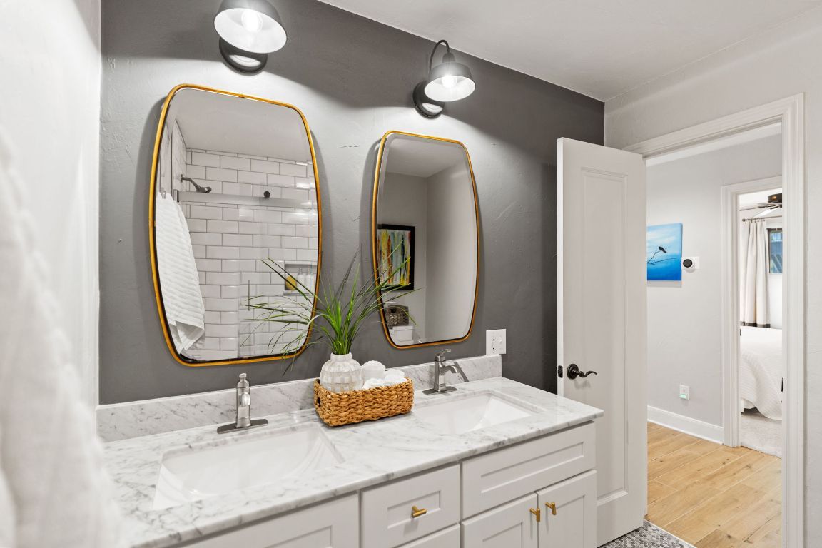 Bathroom, Dual Sink Vanities, Interior, Wood Texture Flooring