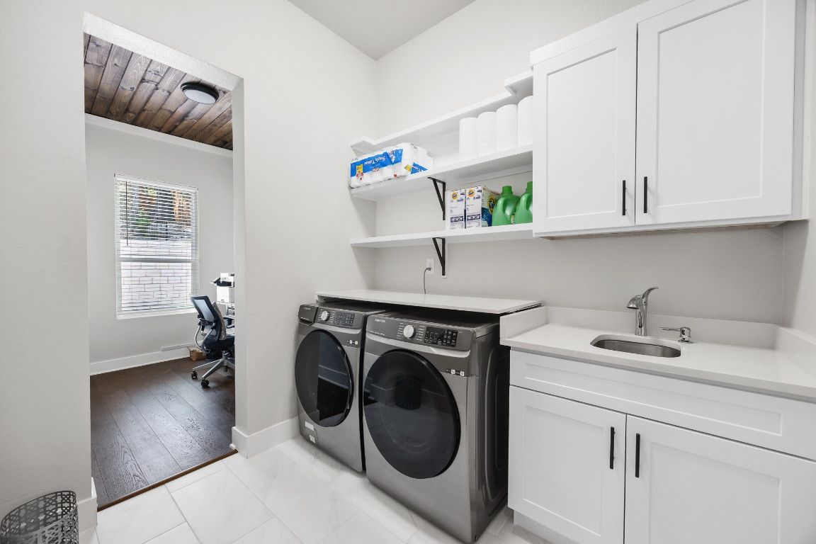 Interior, Washer, Wooden Ceilings, Wood Texture Flooring