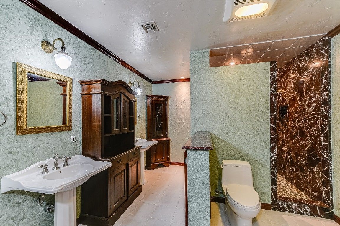 Bathroom, Interior, Recessed Lighting