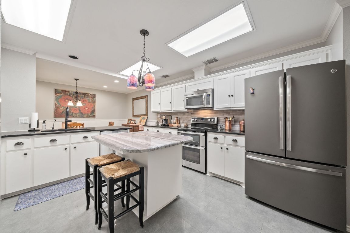 Interior, Kitchen, Pendant Lights, Recessed Lighting, Stainless Steel Appliances
