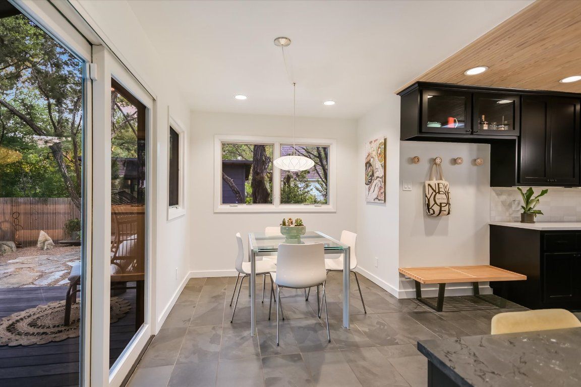Dining room, Interior, Pendant Lights, Recessed Lighting