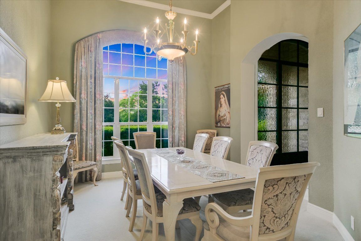 Chandelier, Dining room, Interior