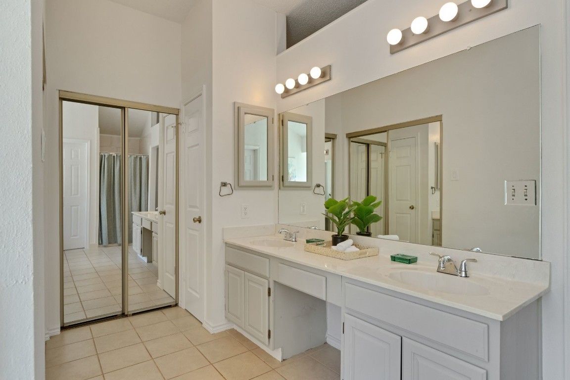 Bathroom, Dual Sink Vanities, Interior