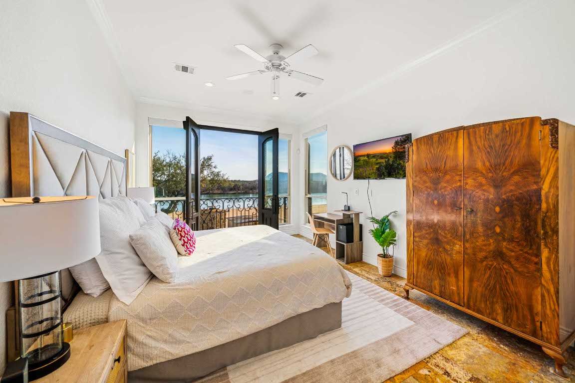 Bedroom, Interior, Recessed Lighting, Water