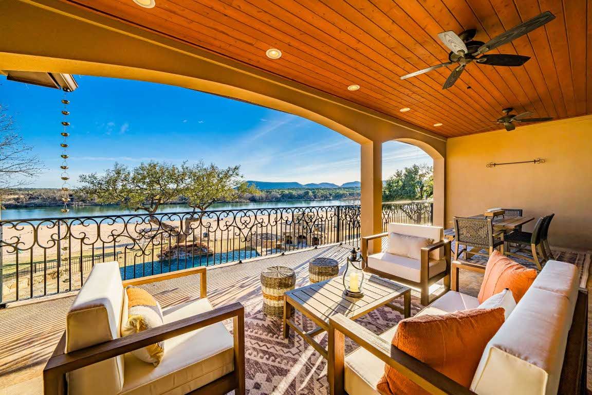 Exterior, Pool, Recessed Lighting, Water