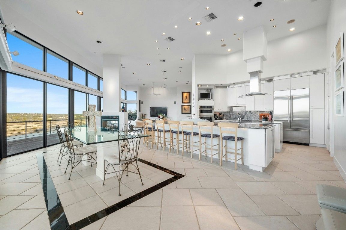 Dining room, Interior, Kitchen, Recessed Lighting, Stainless Steel Appliances