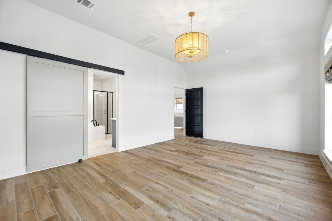 Empty room, Interior, Pendant Lights, Wood Texture Flooring