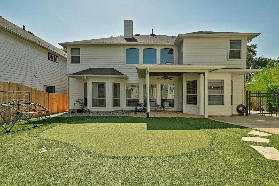 Backyard, Exterior, Facade, Split Level