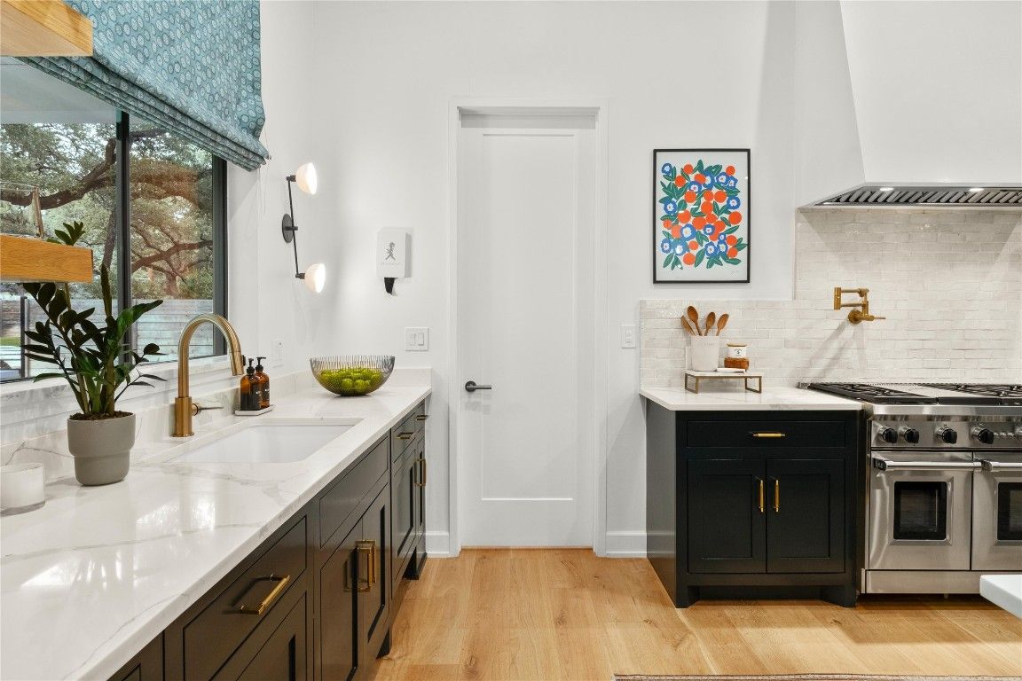 Interior, Kitchen, Stainless Steel Appliances, Wood Texture Flooring