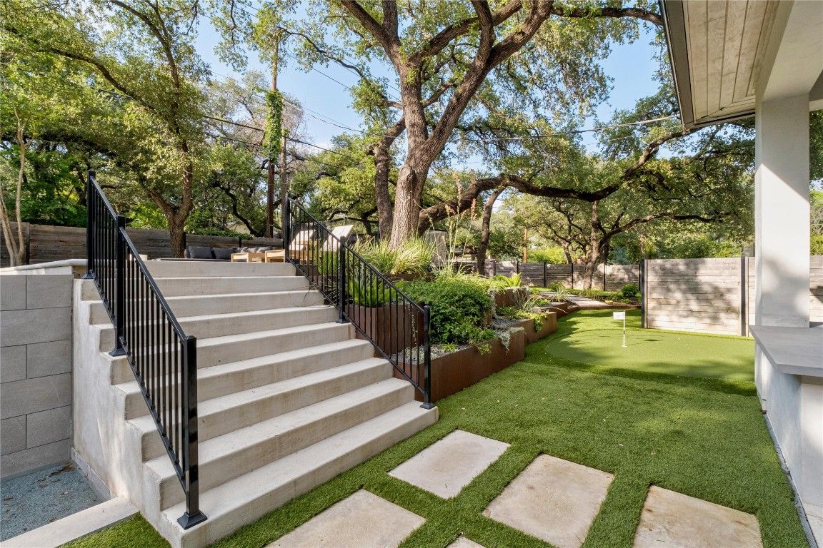 Backyard, Exterior