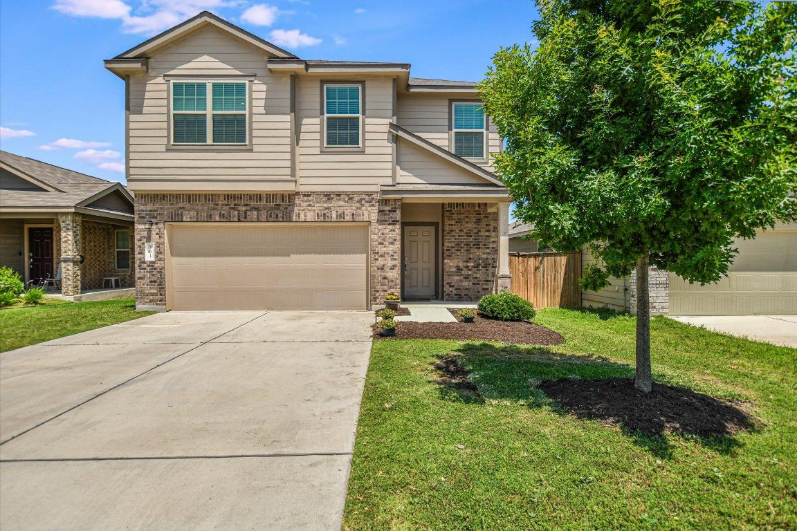 Attached, Exterior, Facade, Brick Facade, American Craftsman