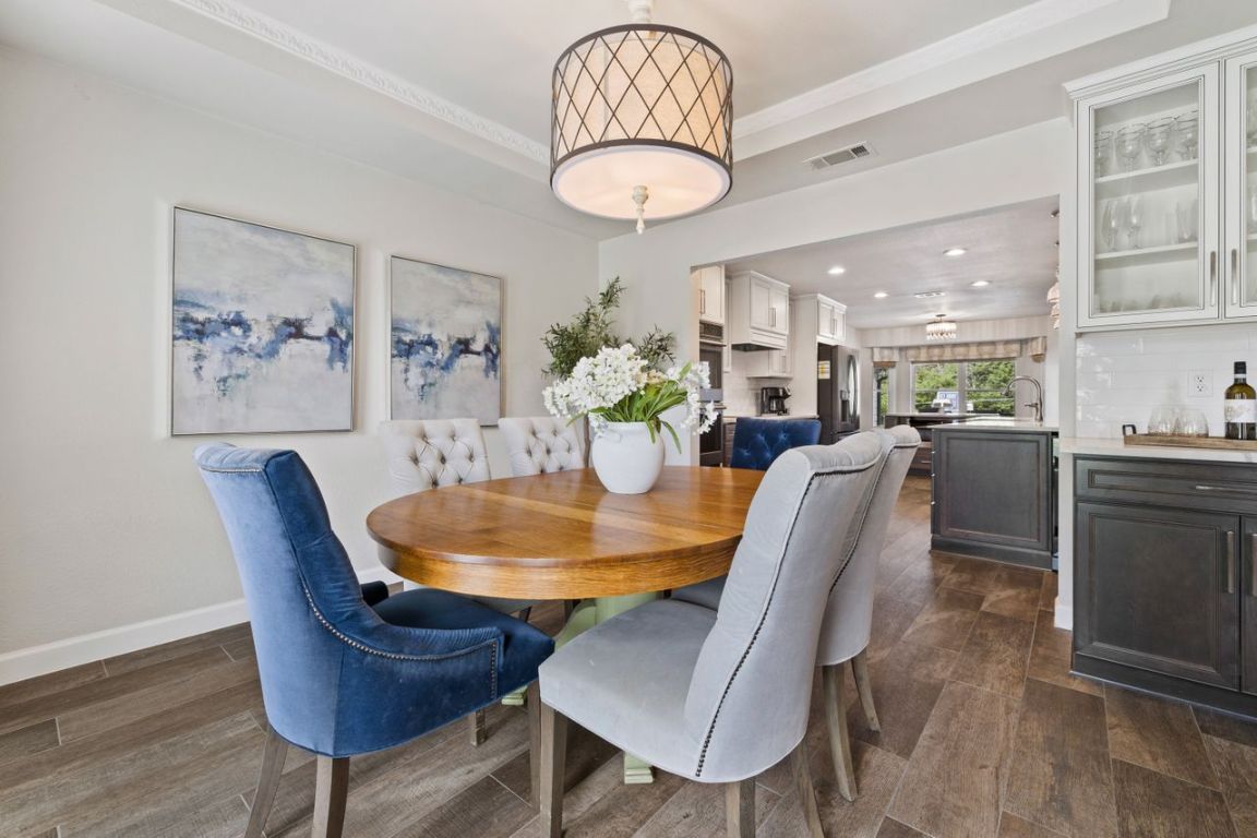 Dining room, Interior, Kitchen, Recessed Lighting, Wood Texture Flooring